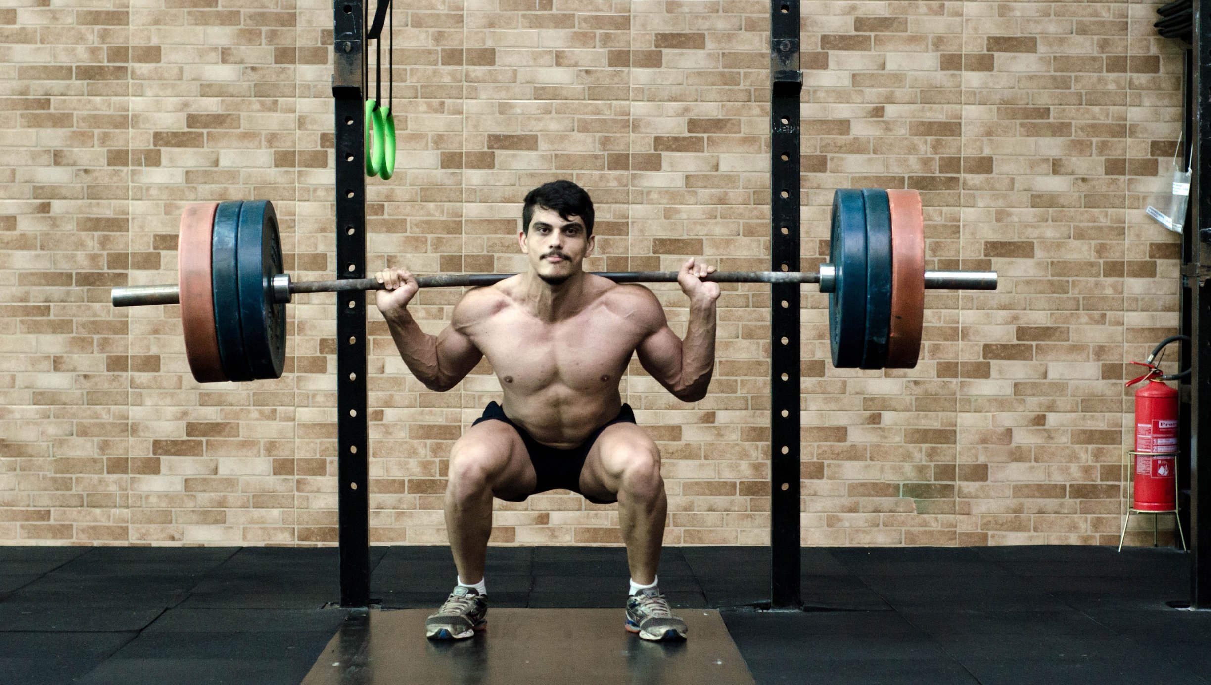 How to Back Squat: The Ultimate Guide to Back Squatting